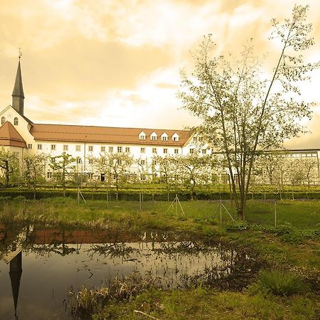 Kapuzinerhof Seminar- Und Kongresshotel 劳芬 外观 照片