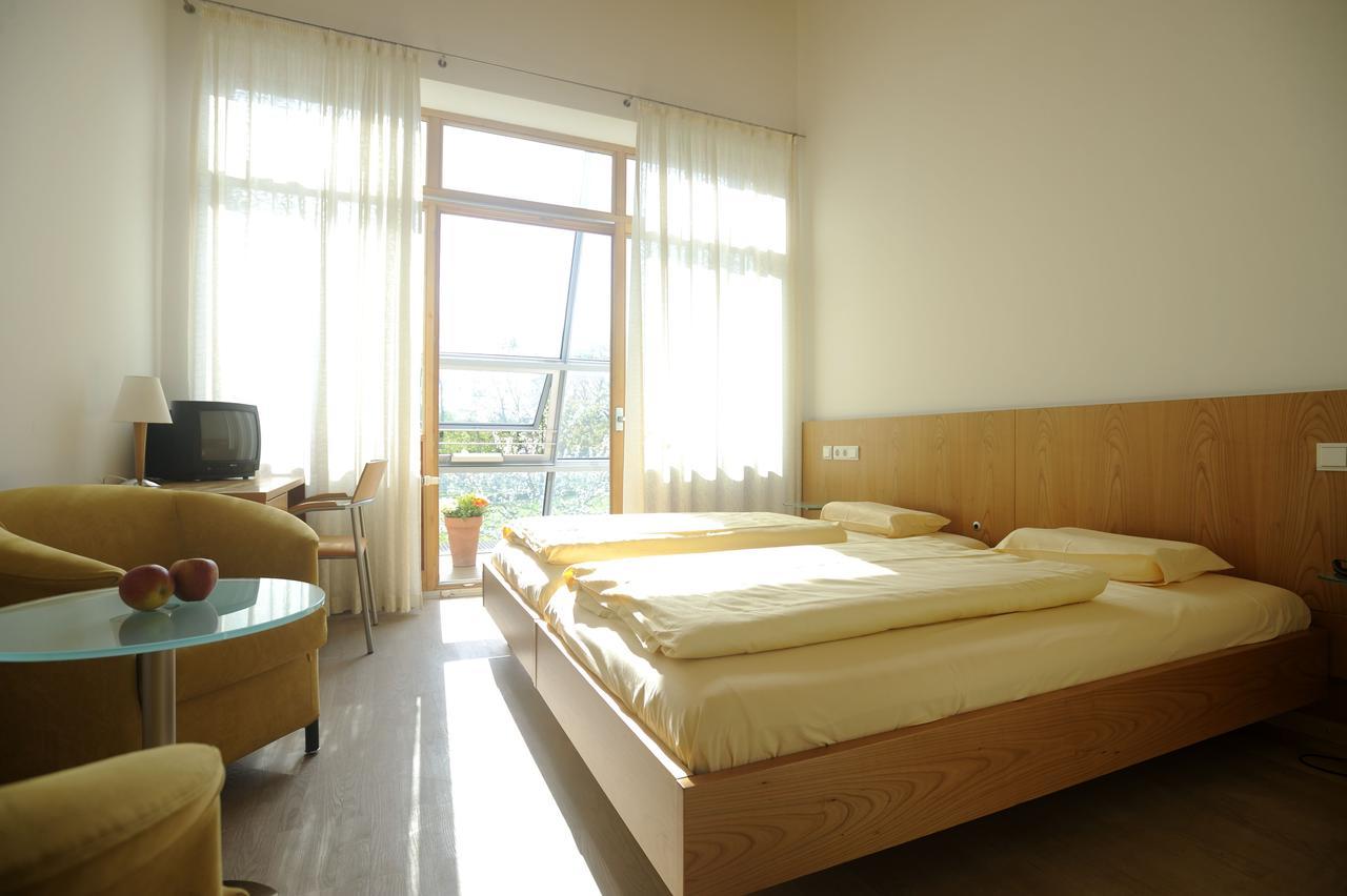 Kapuzinerhof Seminar- Und Kongresshotel 劳芬 外观 照片
